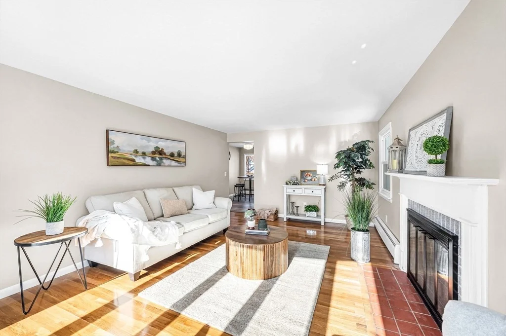 Photo of 32 Debra Dr