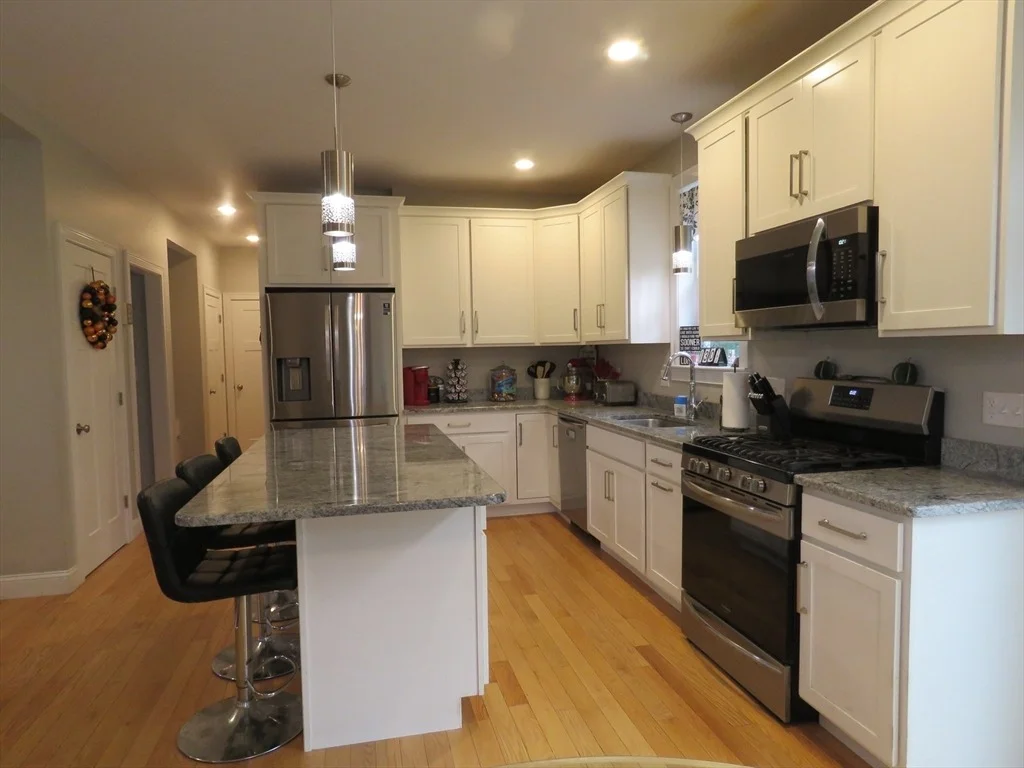 Photo of 33 Cobblestone Ln