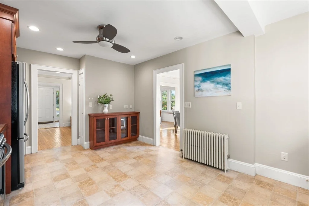 Photo of 305 Park Ave
