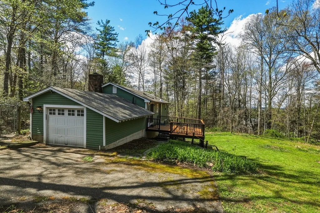 Photo of 1360 Bay Road