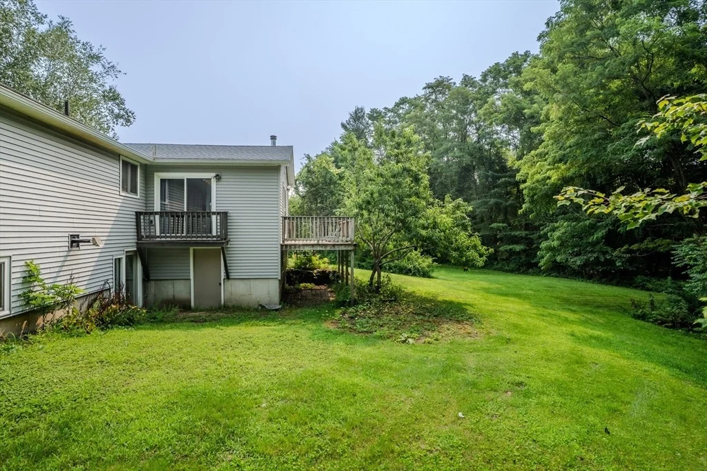 Photo of 25 Meadowbrook Dr