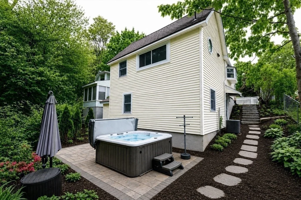 Photo of 330 Mount Wayte Ave