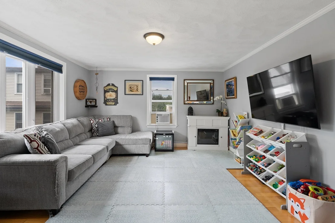 Photo of 10 Windsor Ave