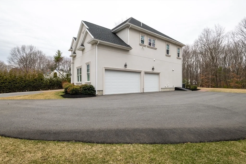 Photo of 24 Wildewood Dr
