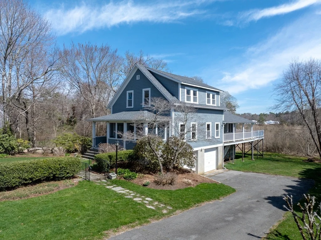 Photo of 329 Front St