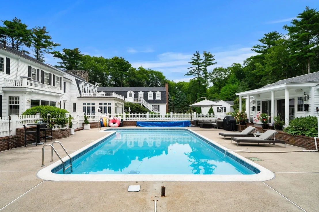 Photo of 28 Pineswamp Rd