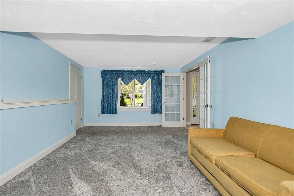 Photo of 12 Dawn Dr