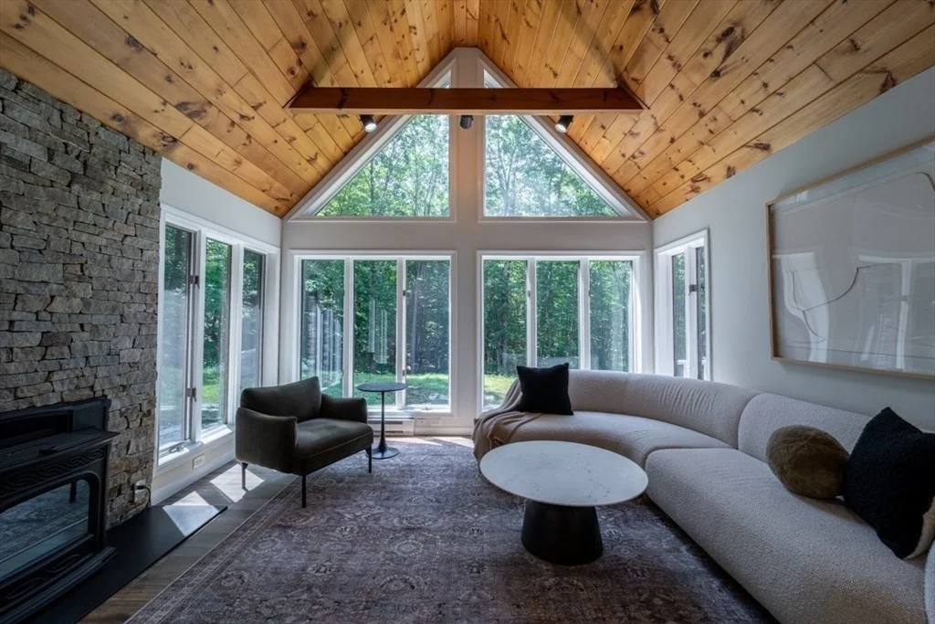 Photo of 140 Sutton Rd