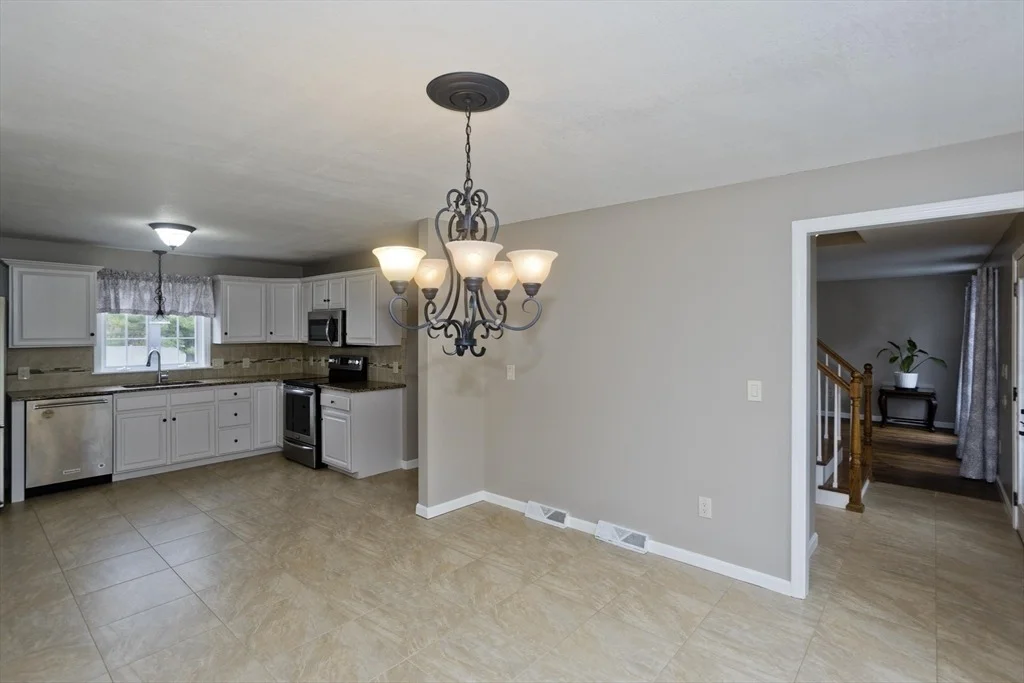 Photo of 76 Shaker Rd