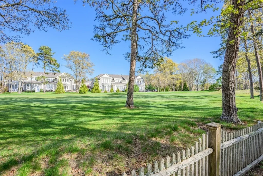 Photo of 131 Dunrobin Road