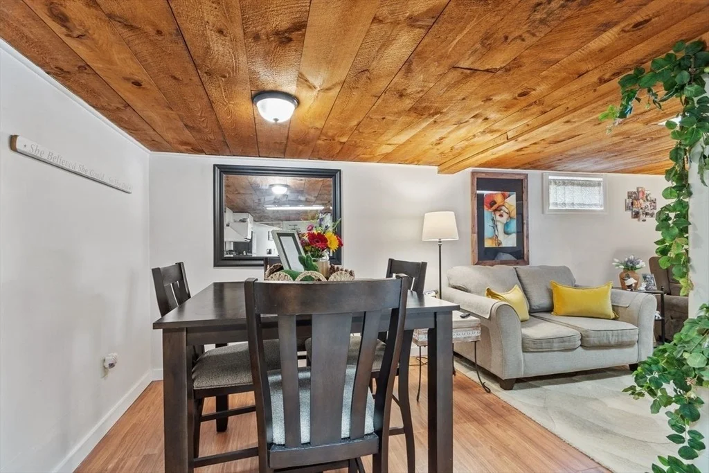 Photo of 469 Lake Ave