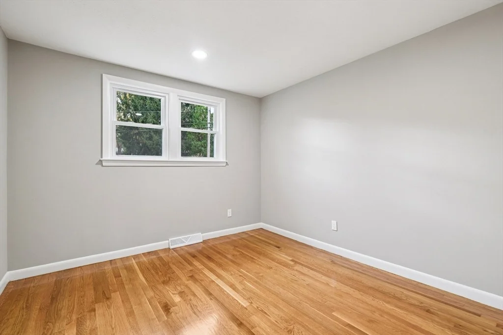 Photo of 15 Barbara Road