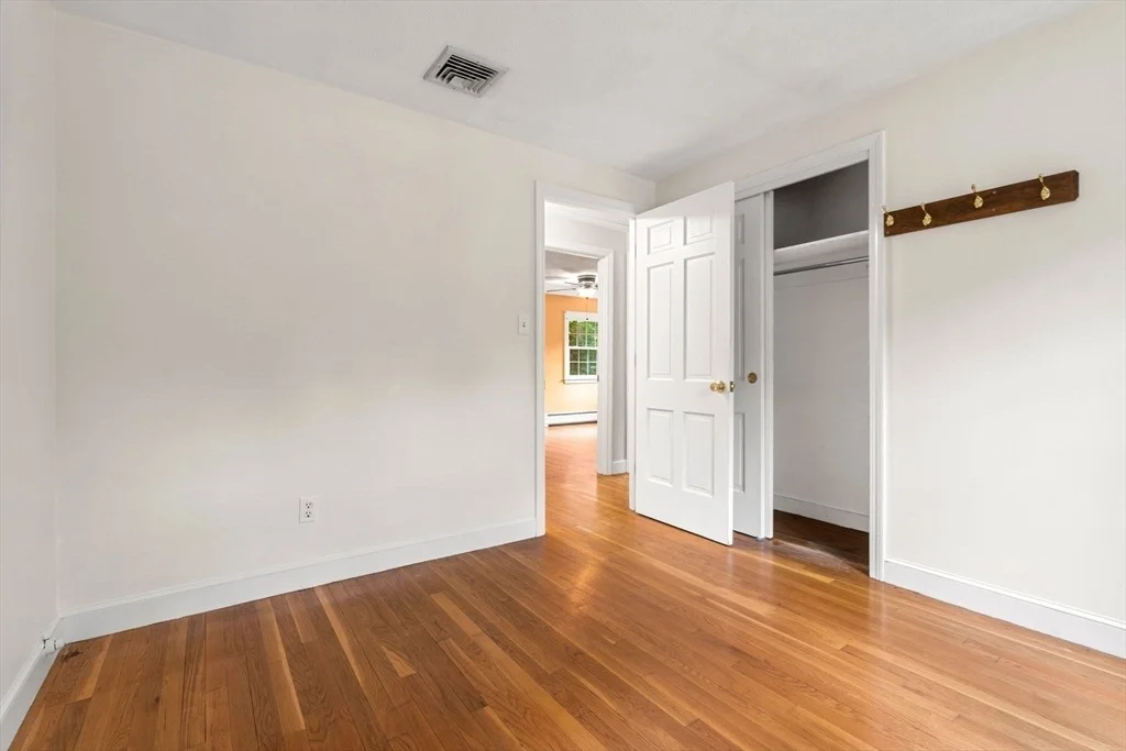 Photo of 15 Stanford Dr