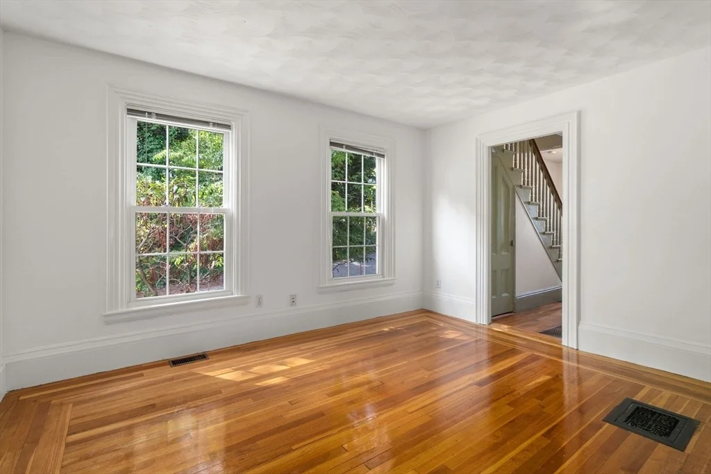 Photo of 26 Centre Ave