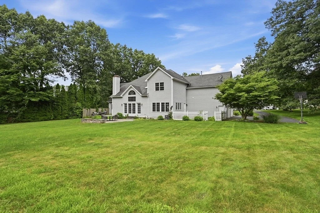 Photo of 20 Raymond Cir