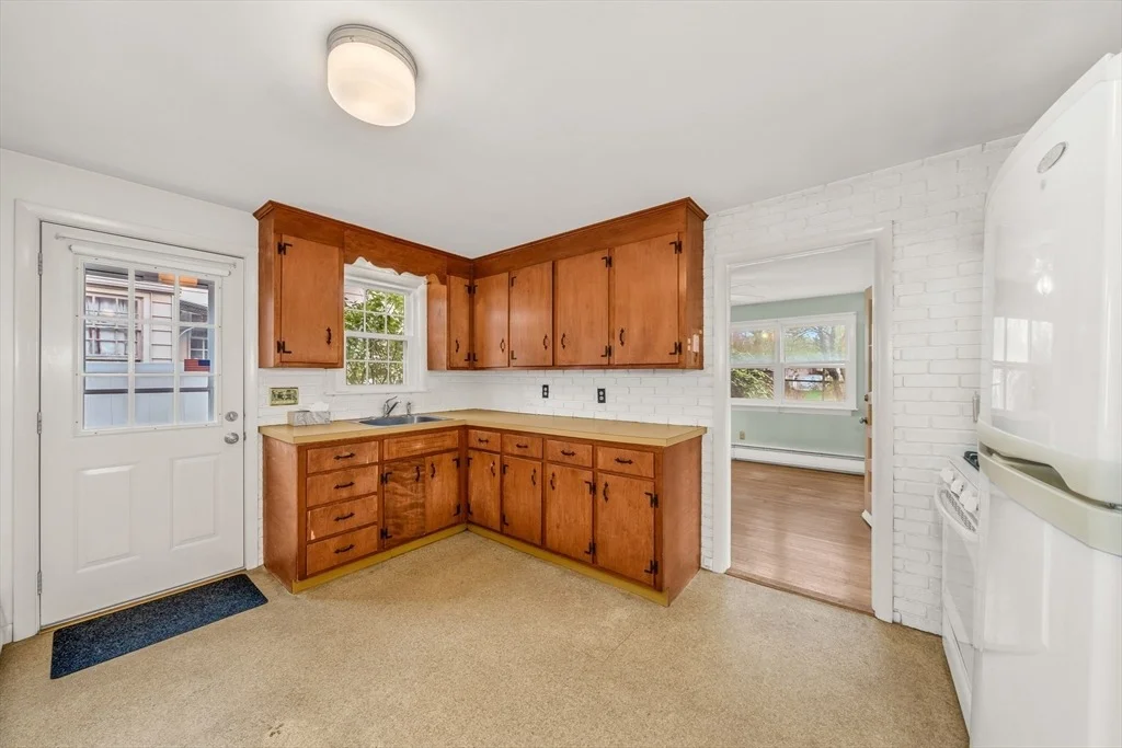 Photo of 100 Assumption Avenue