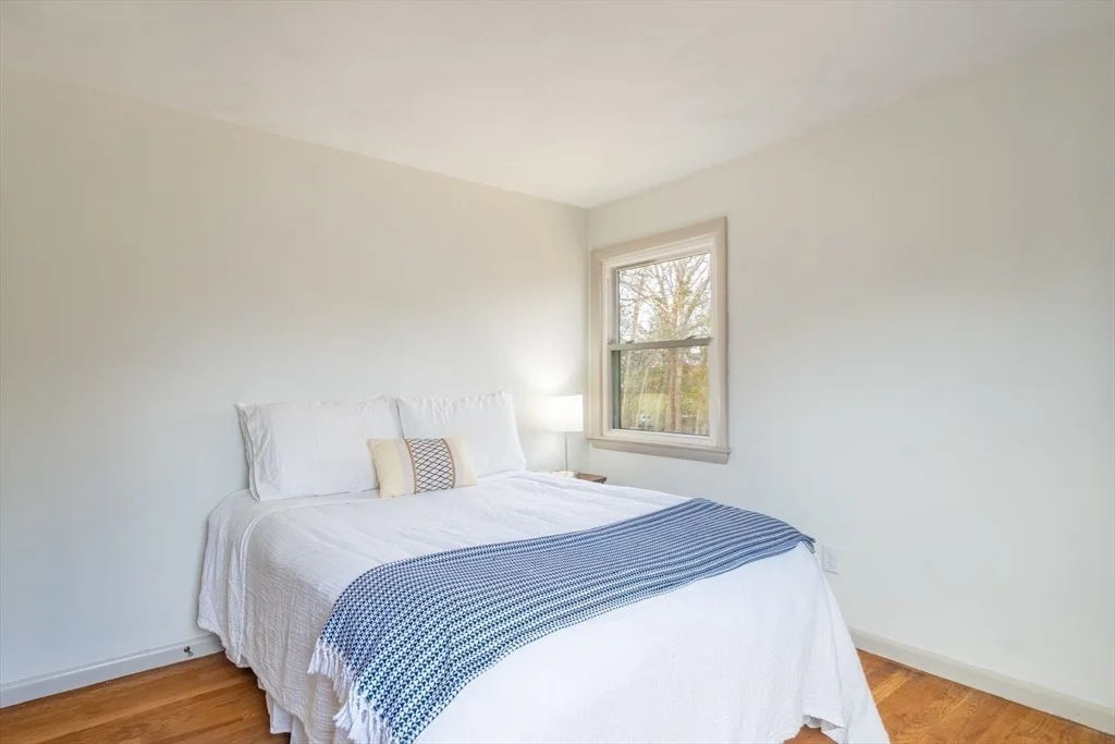 Photo of 2 Linwood Dr