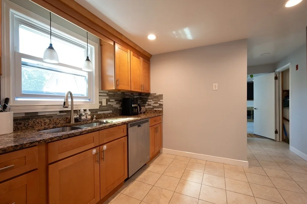 Photo of 37 Maple Ave