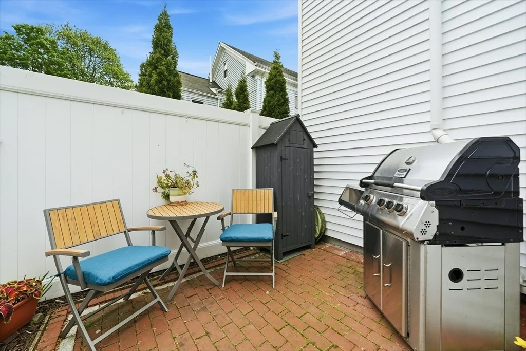 Photo of 11 Beacon St
