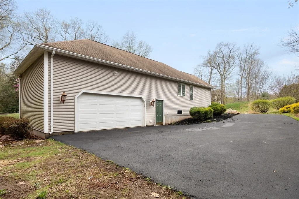 Photo of 4 Pearl Brook Road