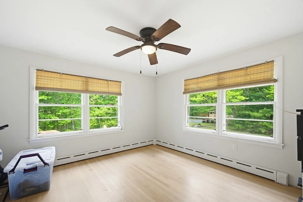 Photo of 101 Edgewater Dr