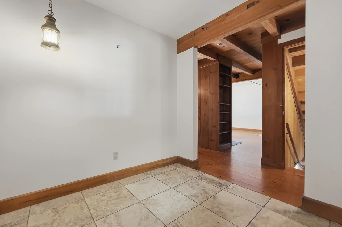 Photo of 488 White Rd