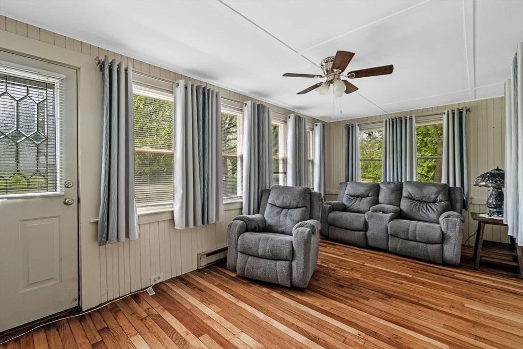 Photo of 123 Forest St