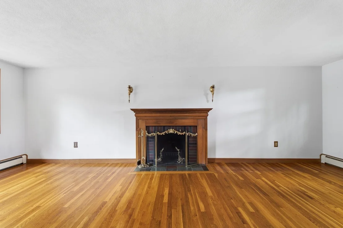Photo of 11 Van Brunt Avenue