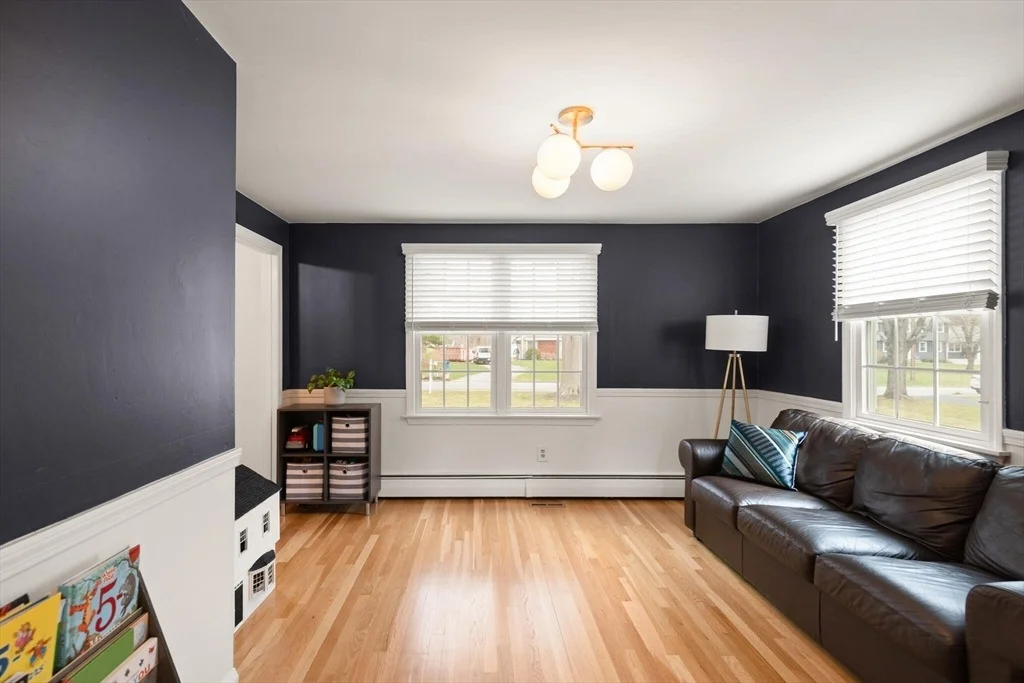 Photo of 9 Meadowview