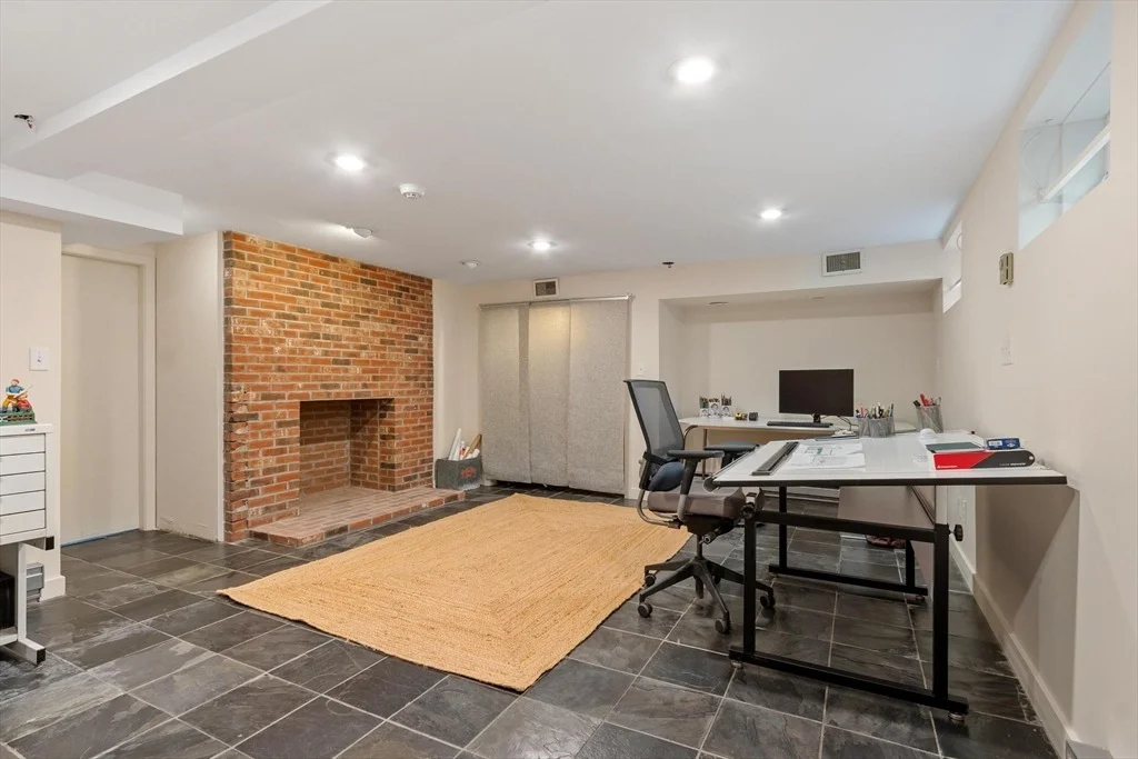 Photo of 221 Pope Rd