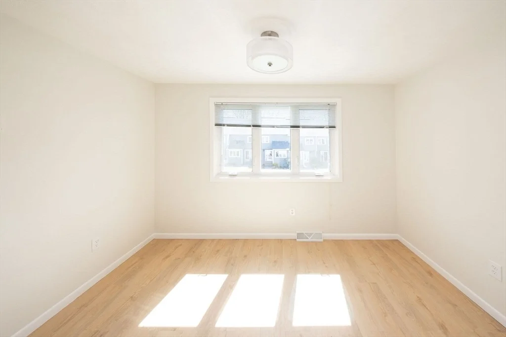 Photo of Unit 1201 at 31 Blithewood Ave