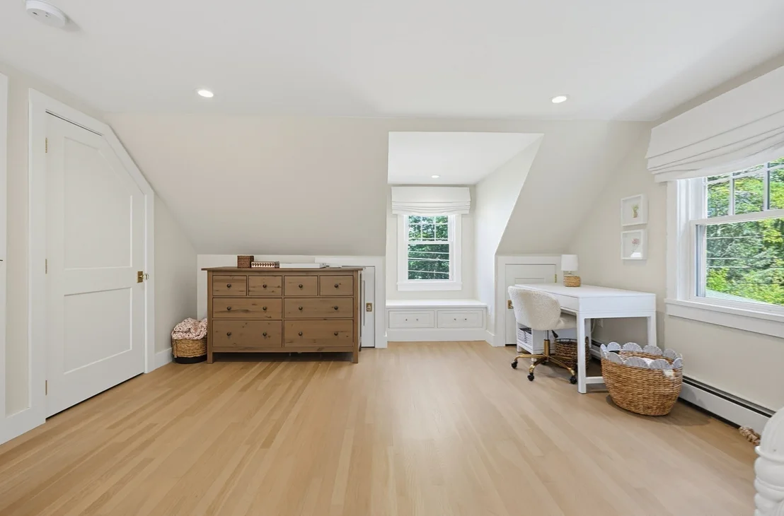 Photo of 6 Park Ave.