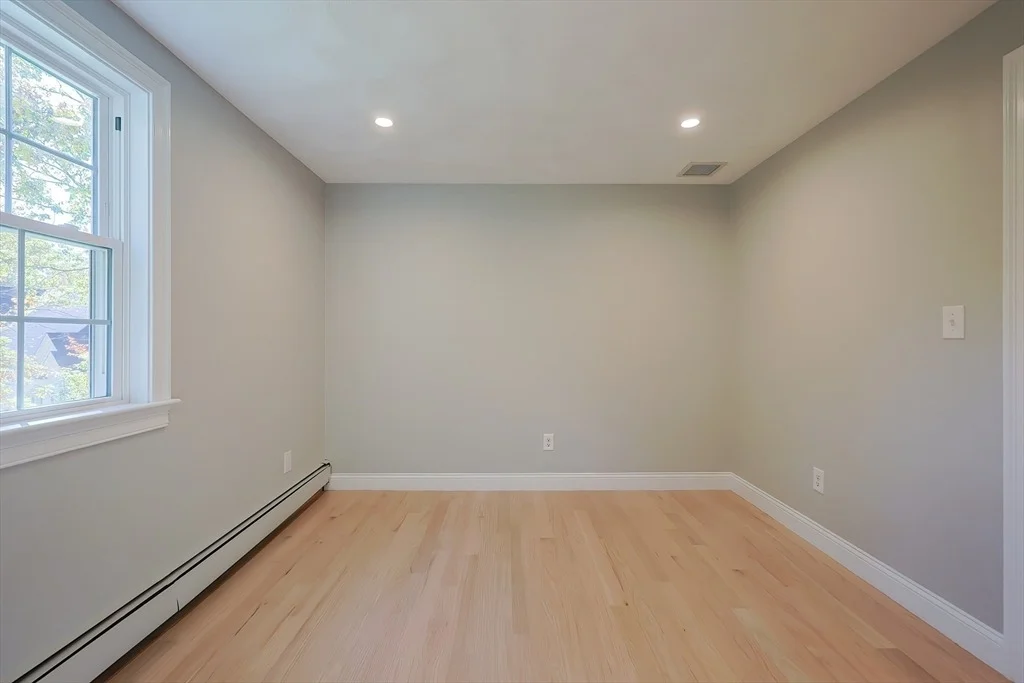 Photo of 4 Deerfield Road