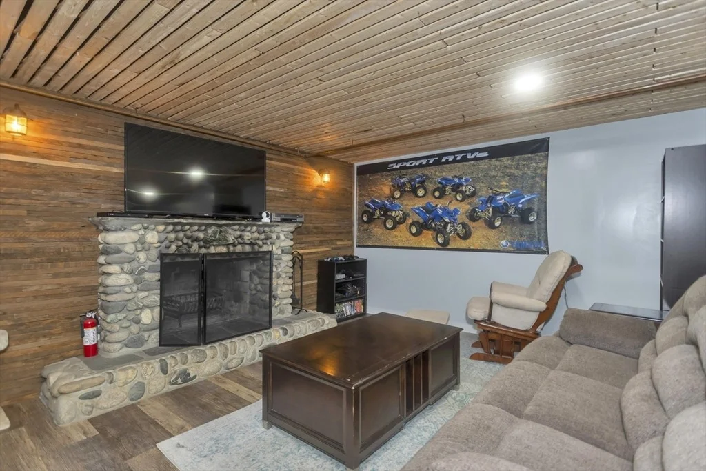 Photo of 166 Montgomery Rd
