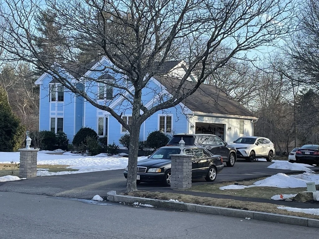 Photo of 12 Heritage Ln