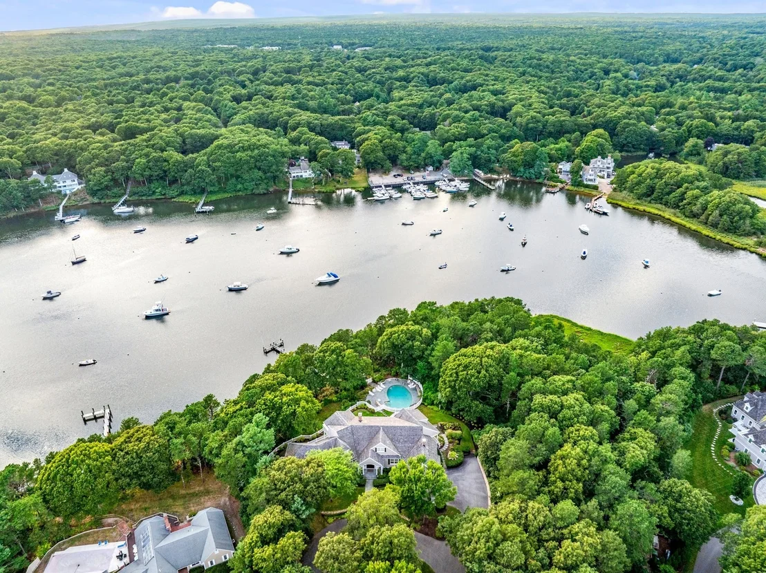 Photo of 16 Cove Point Lane