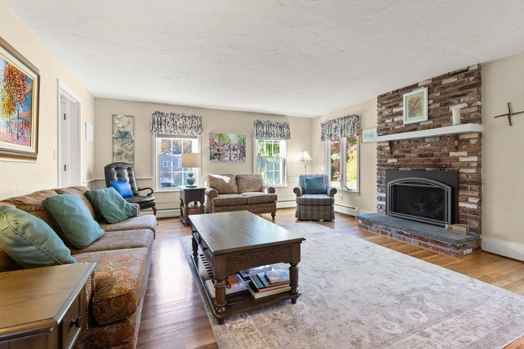 Photo of 194 Olympic Ln