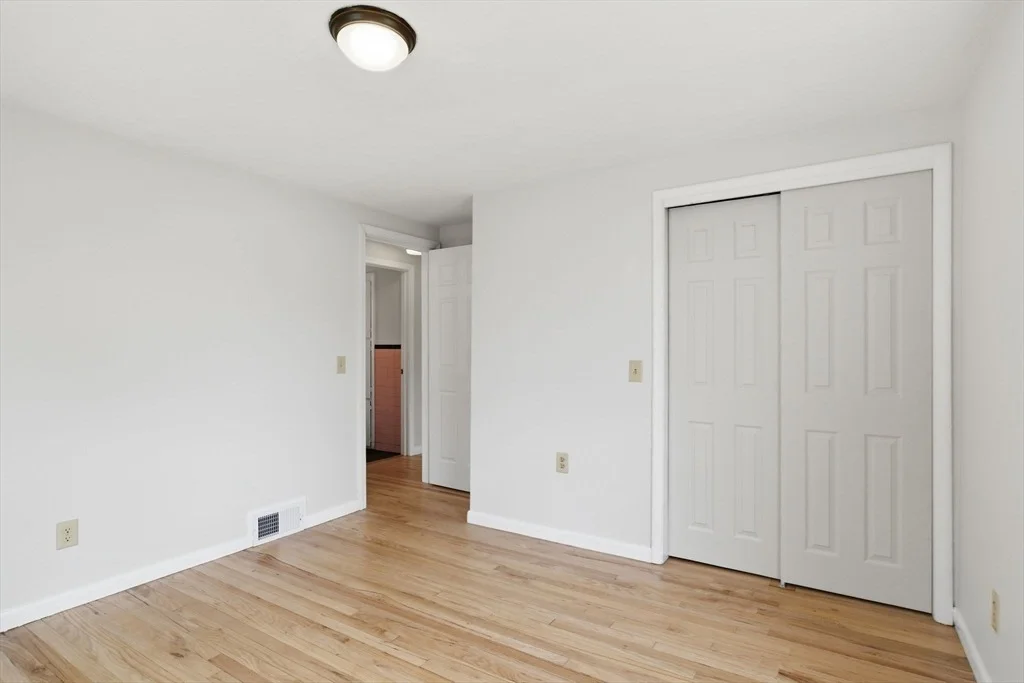 Photo of 33 Overhill Dr