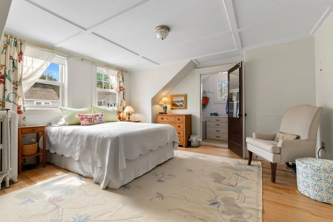 Photo of 10 Giddings Avenue