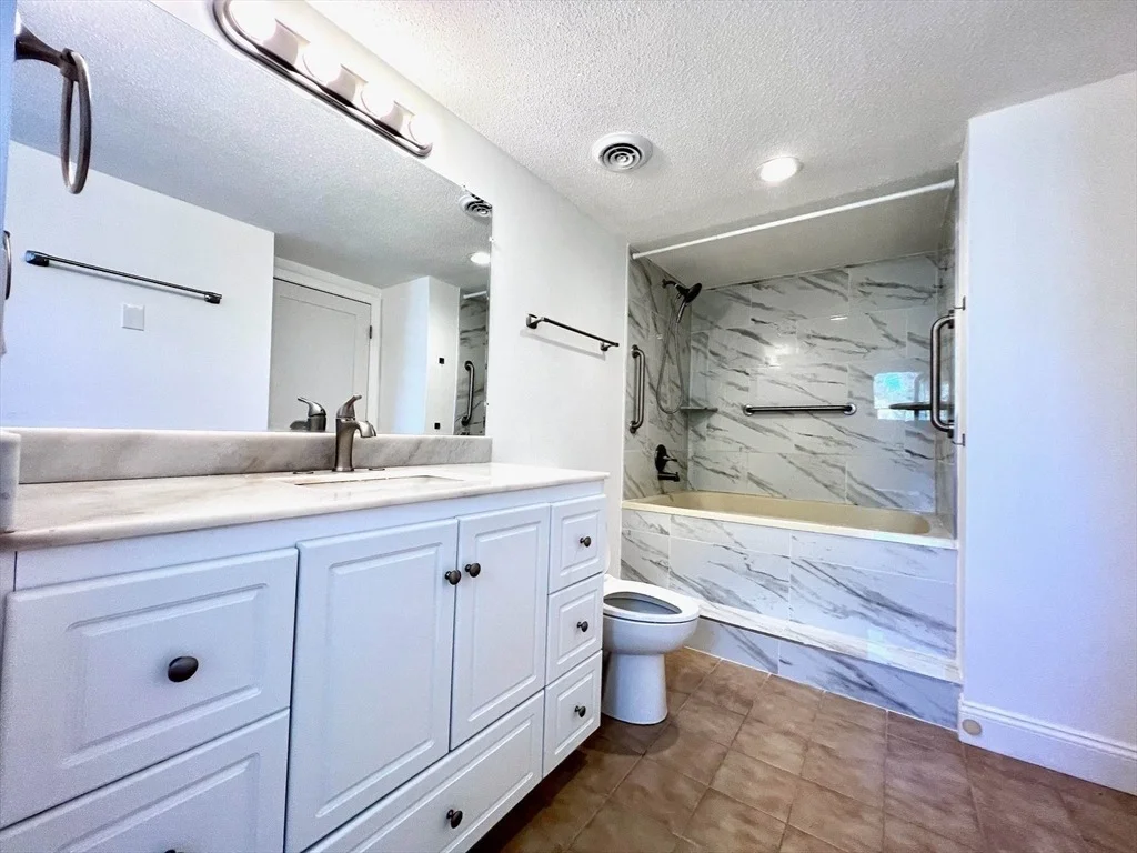 Photo of Unit 194 at 194 Captain Eames Cir