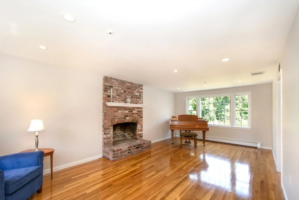 Photo of 39 Ledgewood Dr
