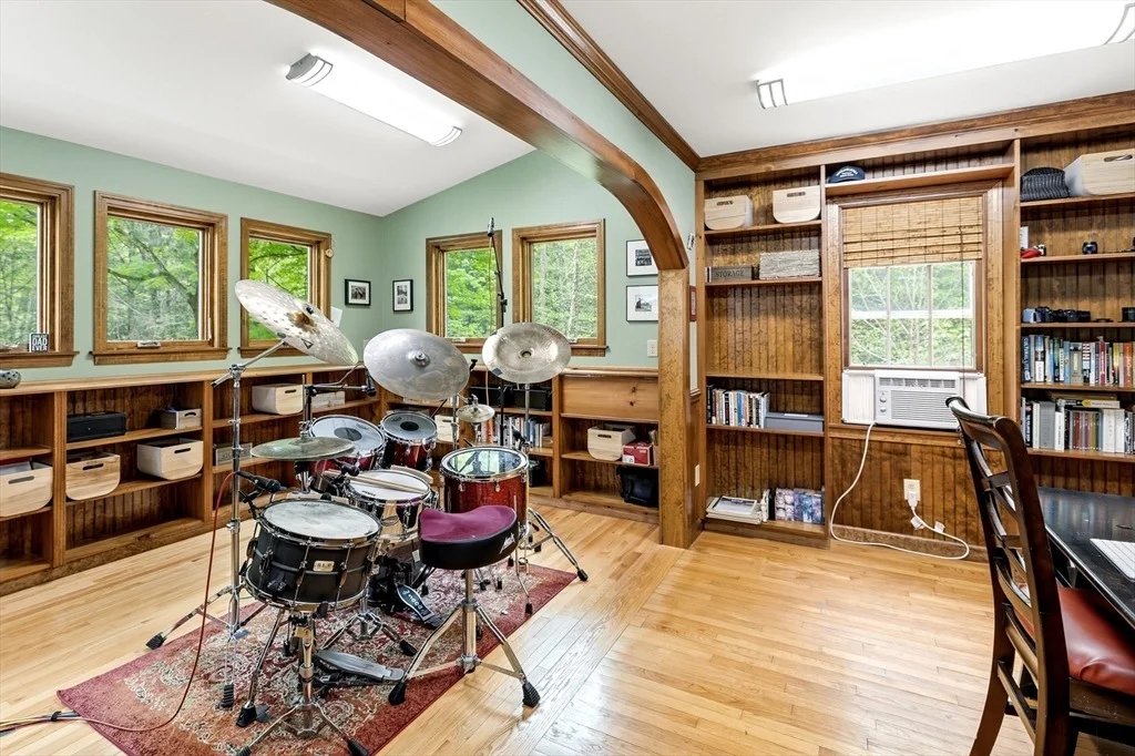 Photo of 591 Kennedy Road