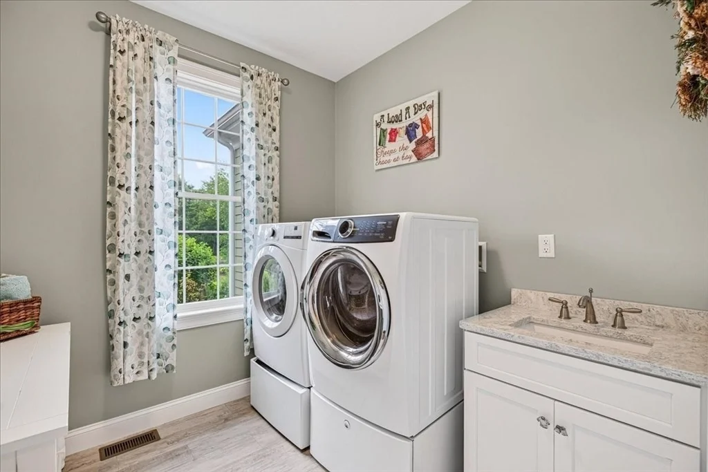 Photo of 8 Redtail Lane