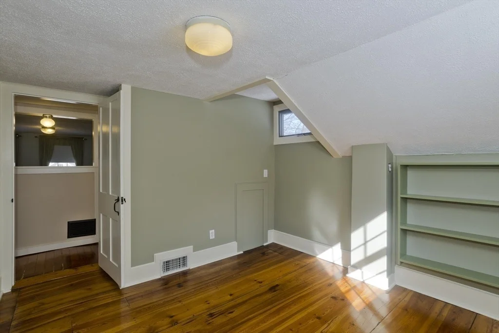 Photo of 172 Main St