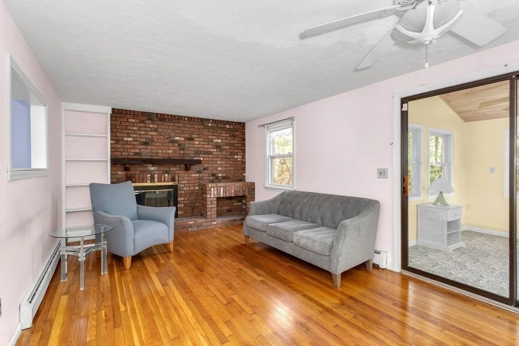 Photo of 955 Summer Street