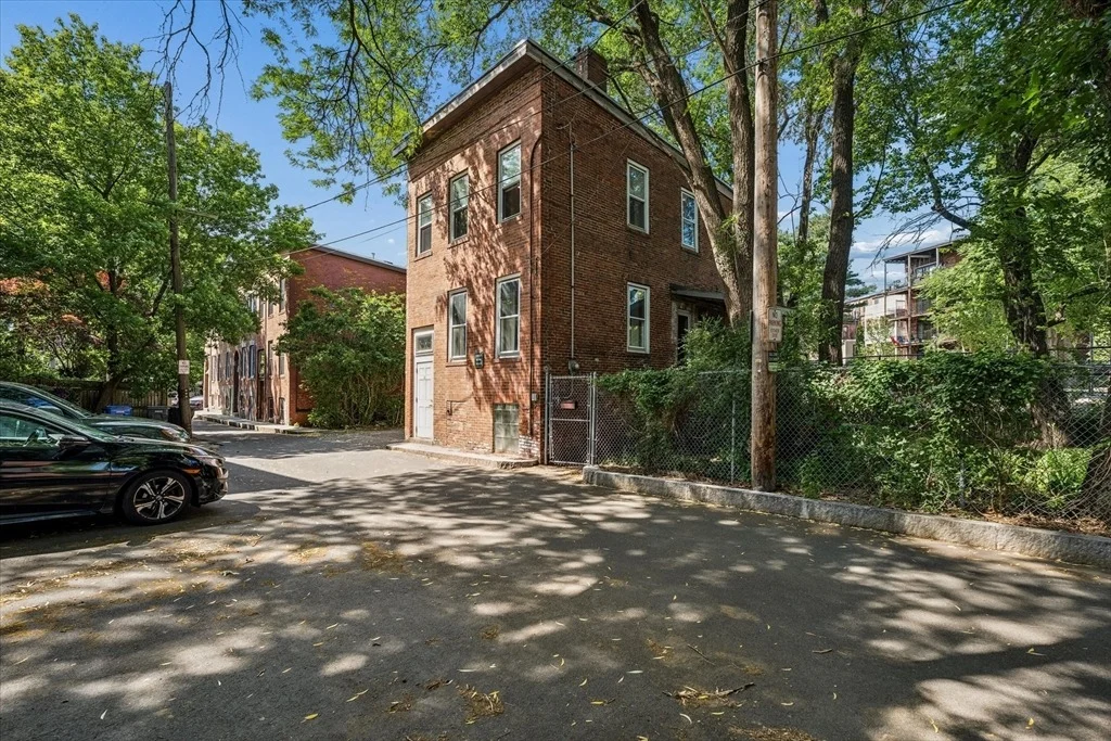 Photo of 10 Eldridge Pl