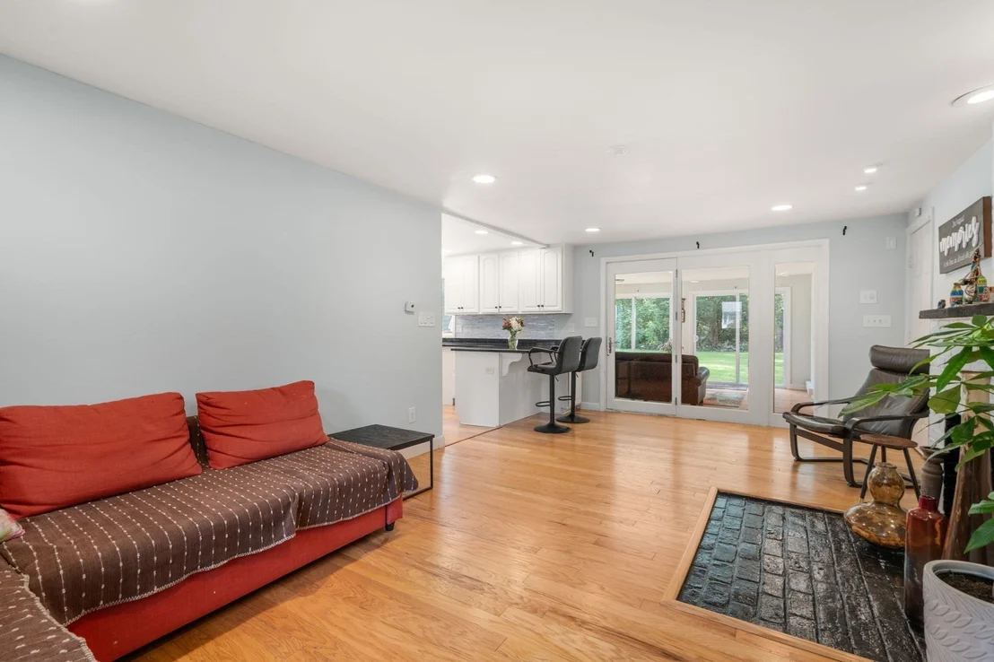 Photo of 7 Lamphere Cir