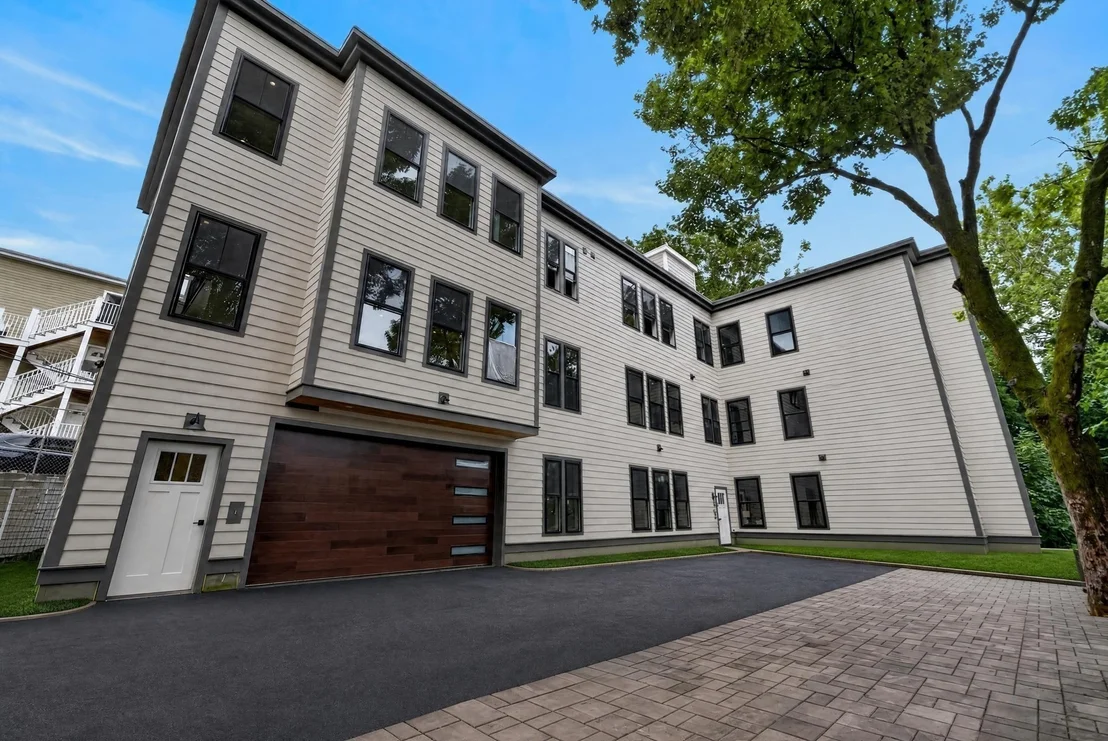 Photo of Unit E at 2 Readfield Place