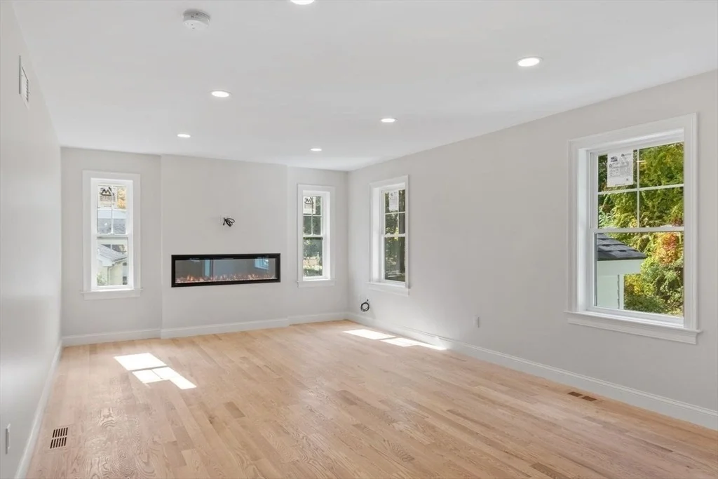 Photo of 96 Middlesex Ave