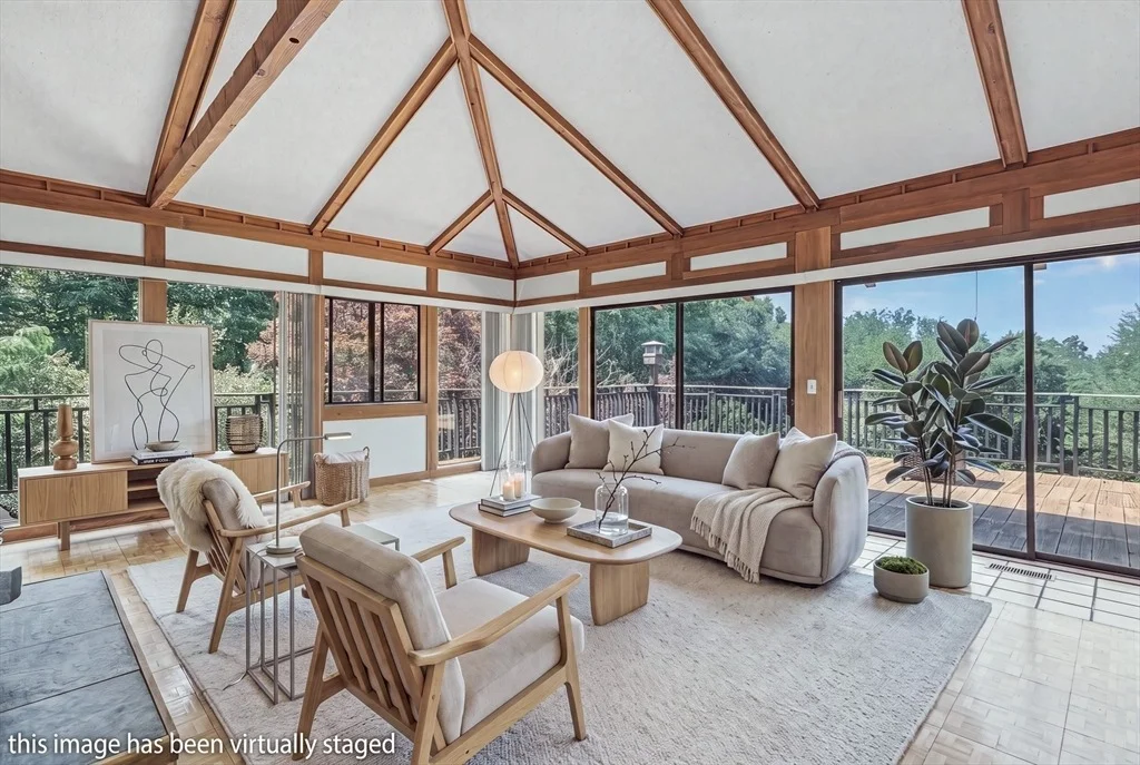 Photo of 5 Laurel Ridge Dr